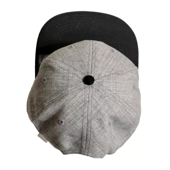 The Losers Club 1989 IT Movie Pennywise Gray & Black Cap Snapback OSFM Hat NEW - Picture 5 of 11